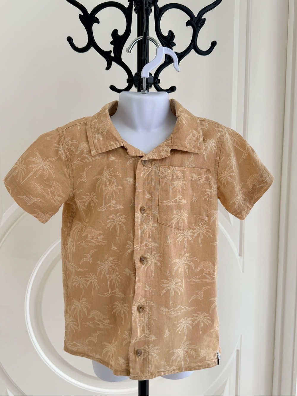 Free Planet Boys Short-Sleeve Button-Up Shirt in Tan with Palm Print Size 4